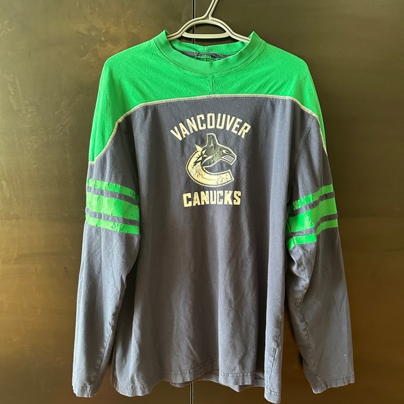 Vintage Vancouver Canucks Long-Sleeve T-Shirt - Picture 1 of 2